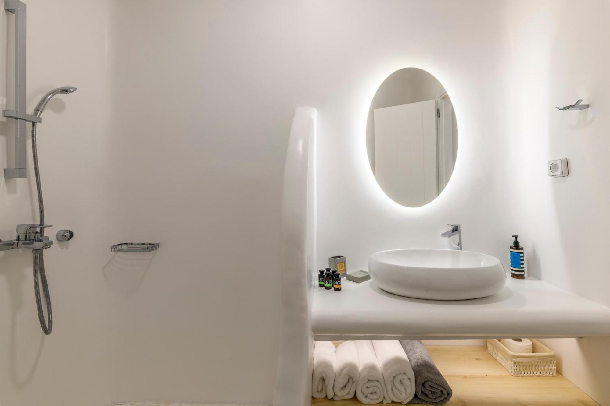 Mykonos 4 Bedroom Pool *