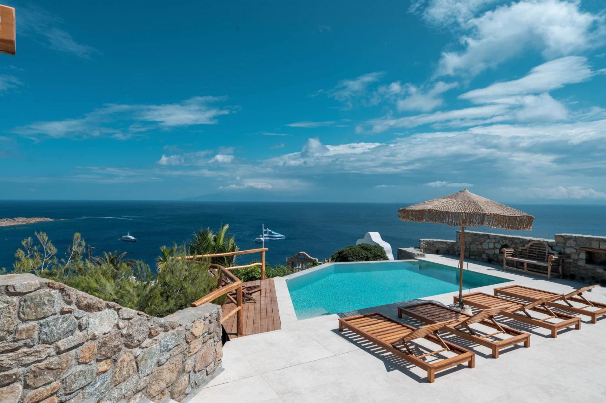 Nomade 4 Bd In Psarou Villa