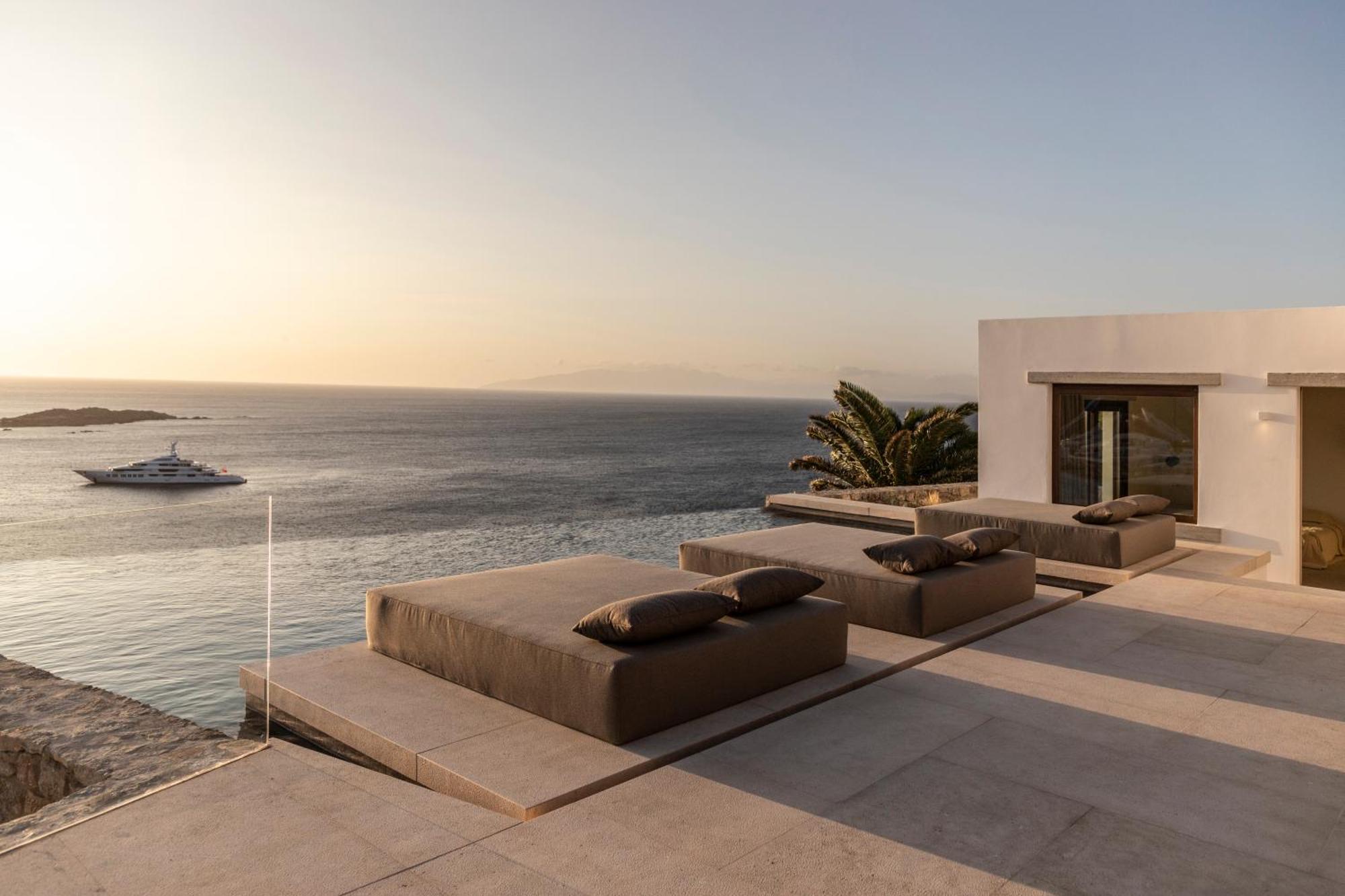 Villa The Skyvilla Mykonos - A Landmark With Breathtaking Views Of The Psarou Bay Mykonos Town