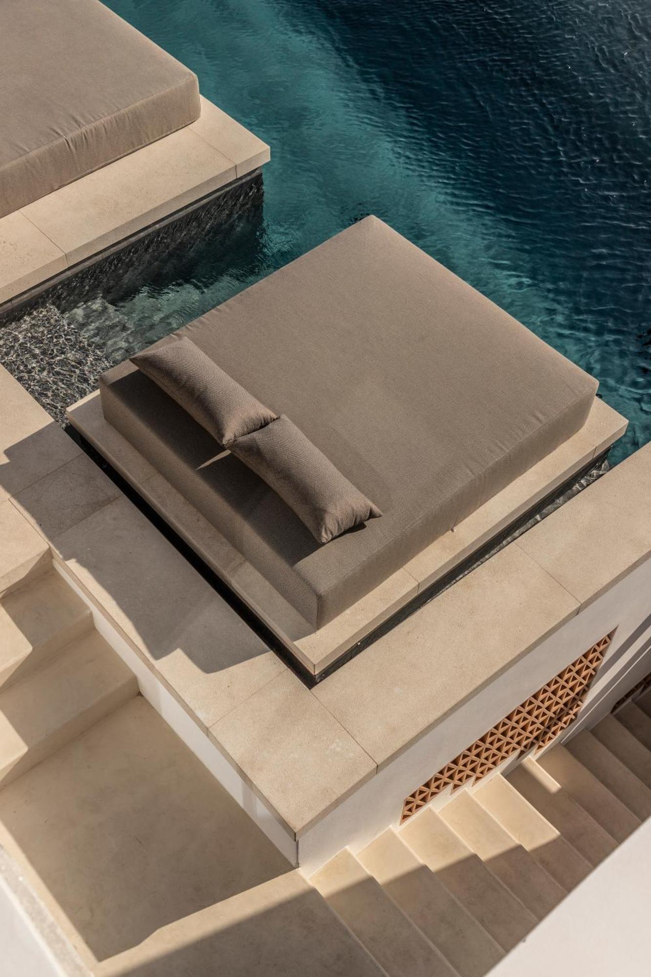 The Skyvilla Mykonos - A Landmark With Breathtaking Views Of The Psarou Bay Mykonos Town