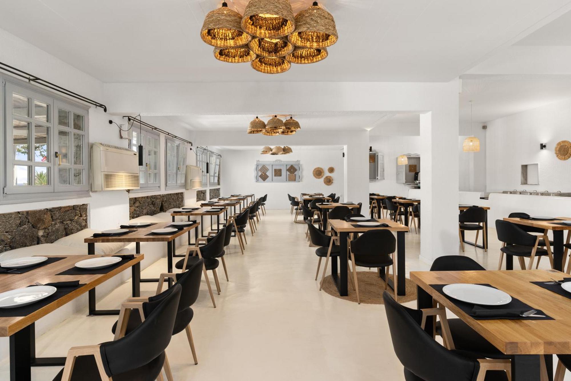 Penelope Village Hotel 4*