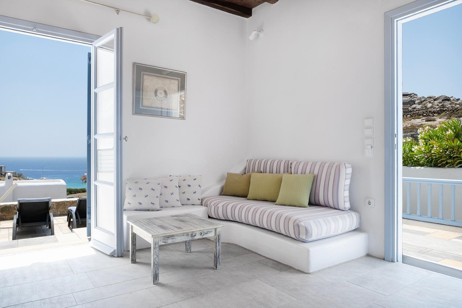 Nama * Super Paradise Beach (Mykonos)