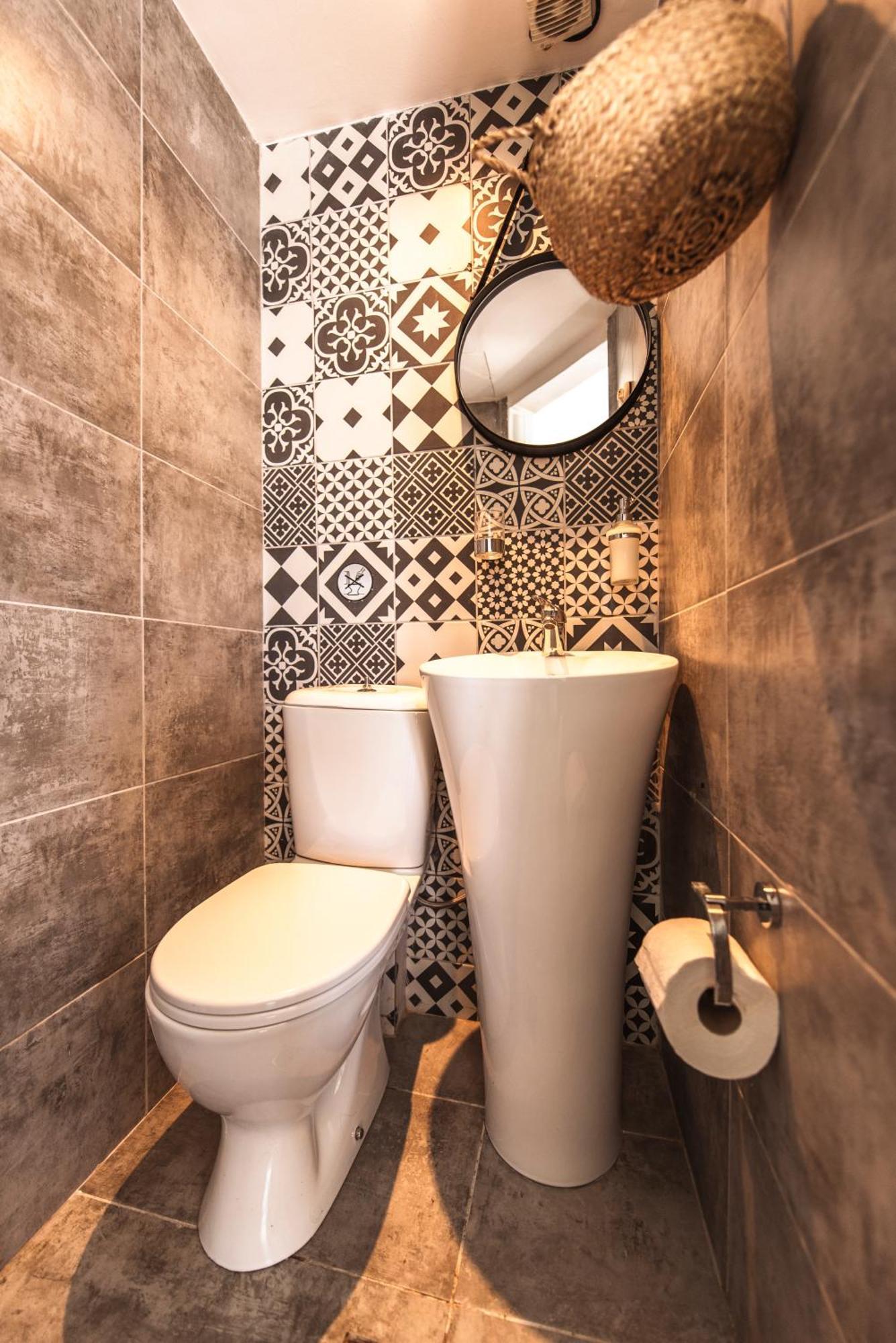 Apartment Fresh Renovated Maisonette Close To The