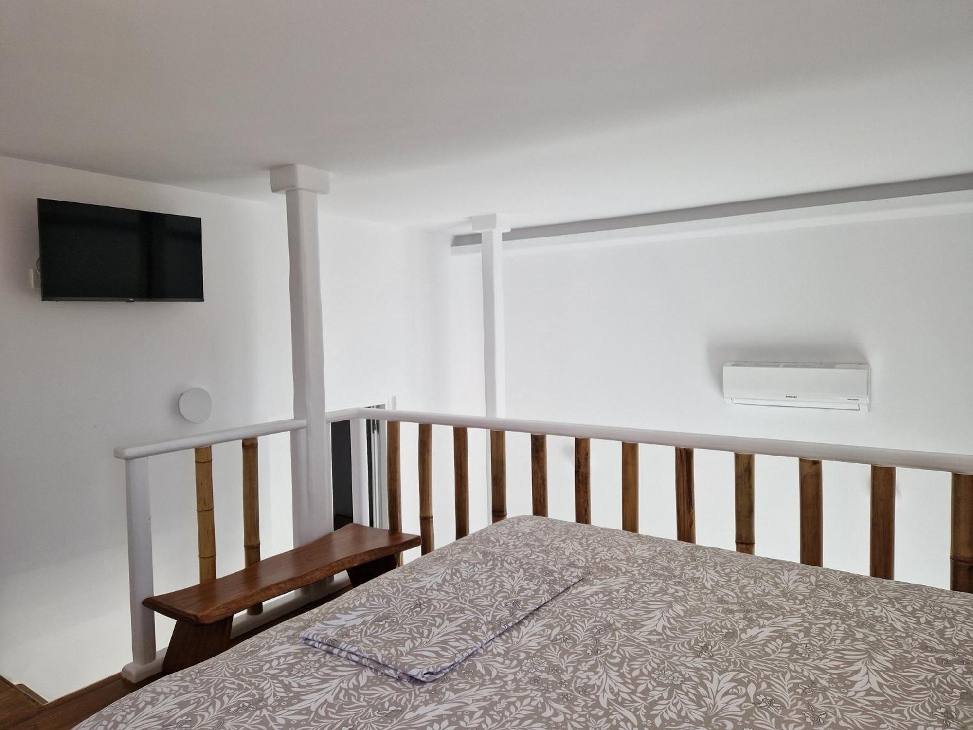 Aparthotel Anais *