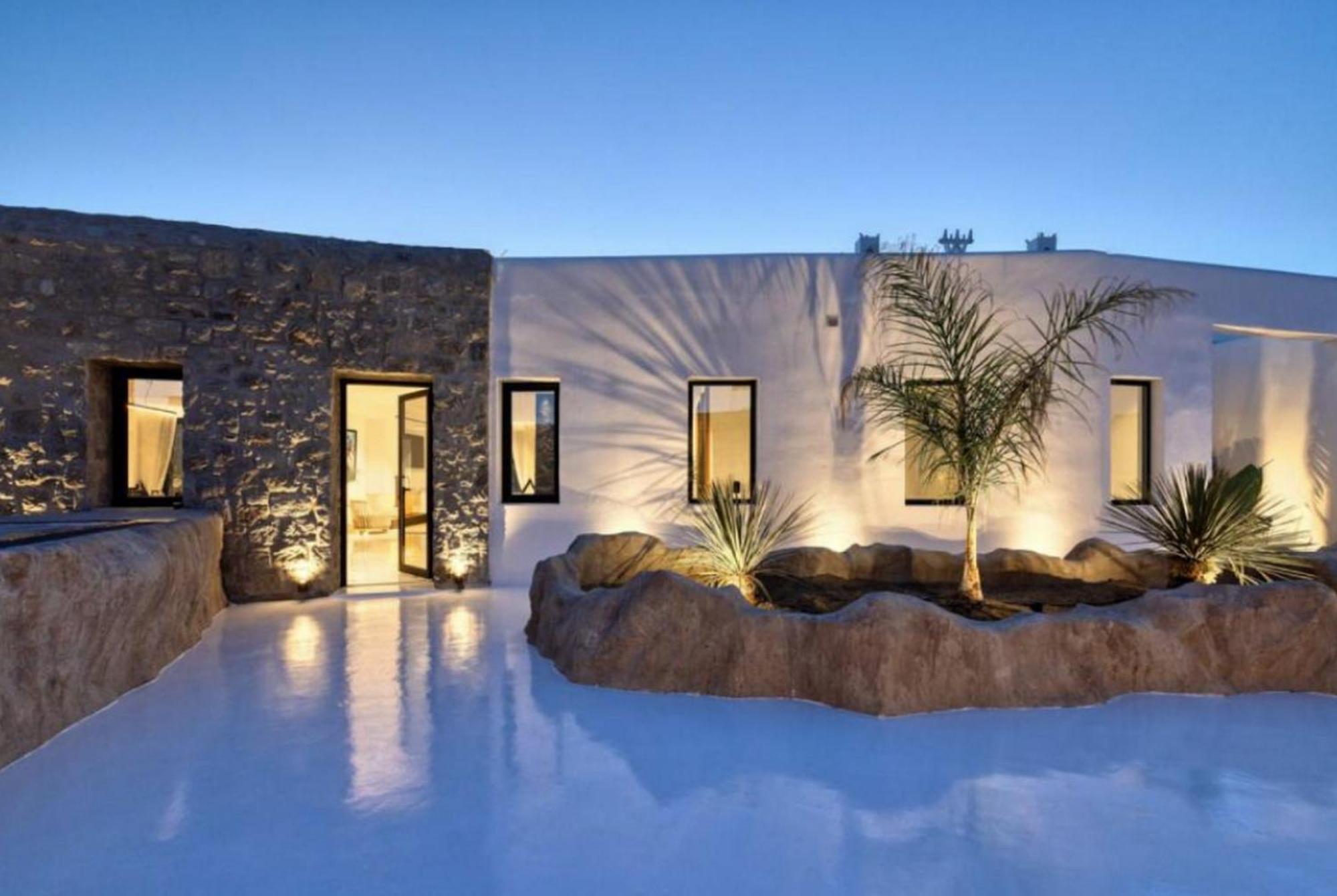 Mbc Mykonos Town Black Villa 6 Bedrooms Mykonos Villa
