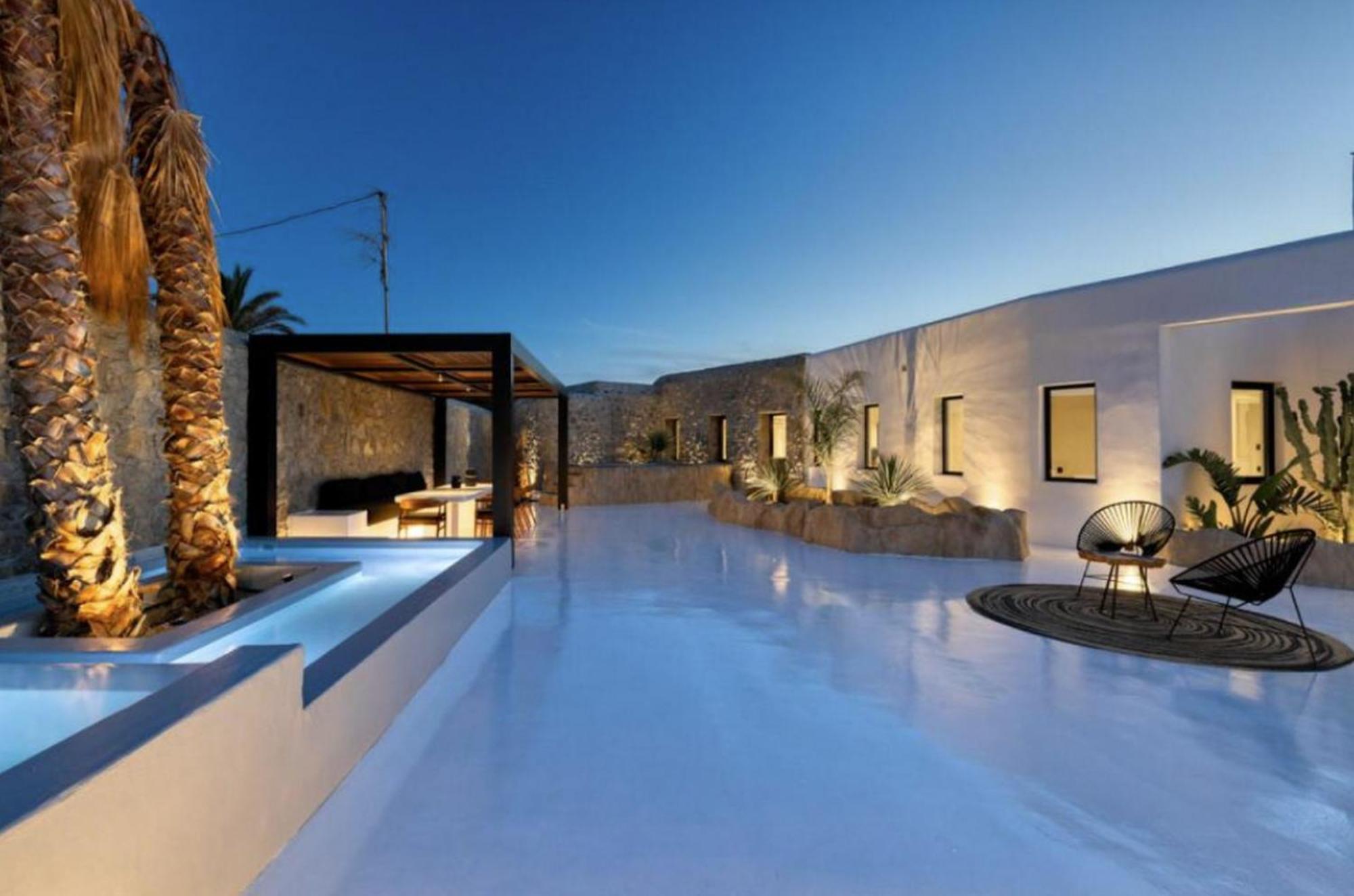 Mbc Mykonos Town Black Villa 6 Bedrooms Mykonos Villa Glastros (Mykonos)