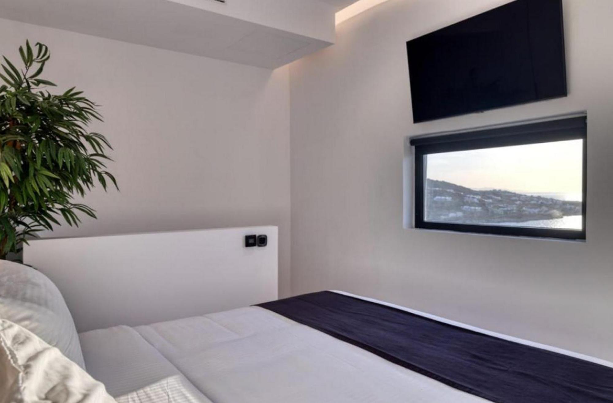 Mbc Mykonos Town Black Villa 6 Bedrooms Mykonos Villa