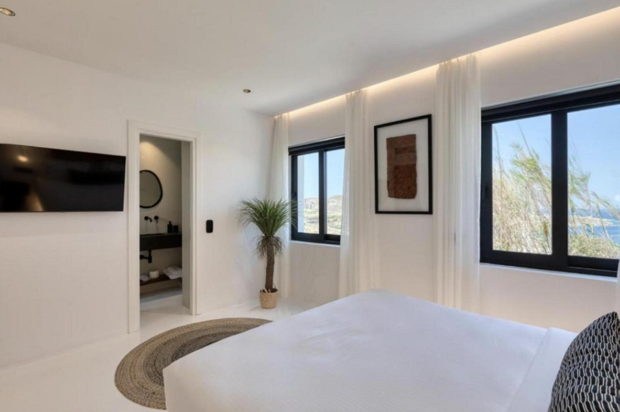 Villa Mbc Mykonos Town Black Villa 6 Bedrooms Mykonos
