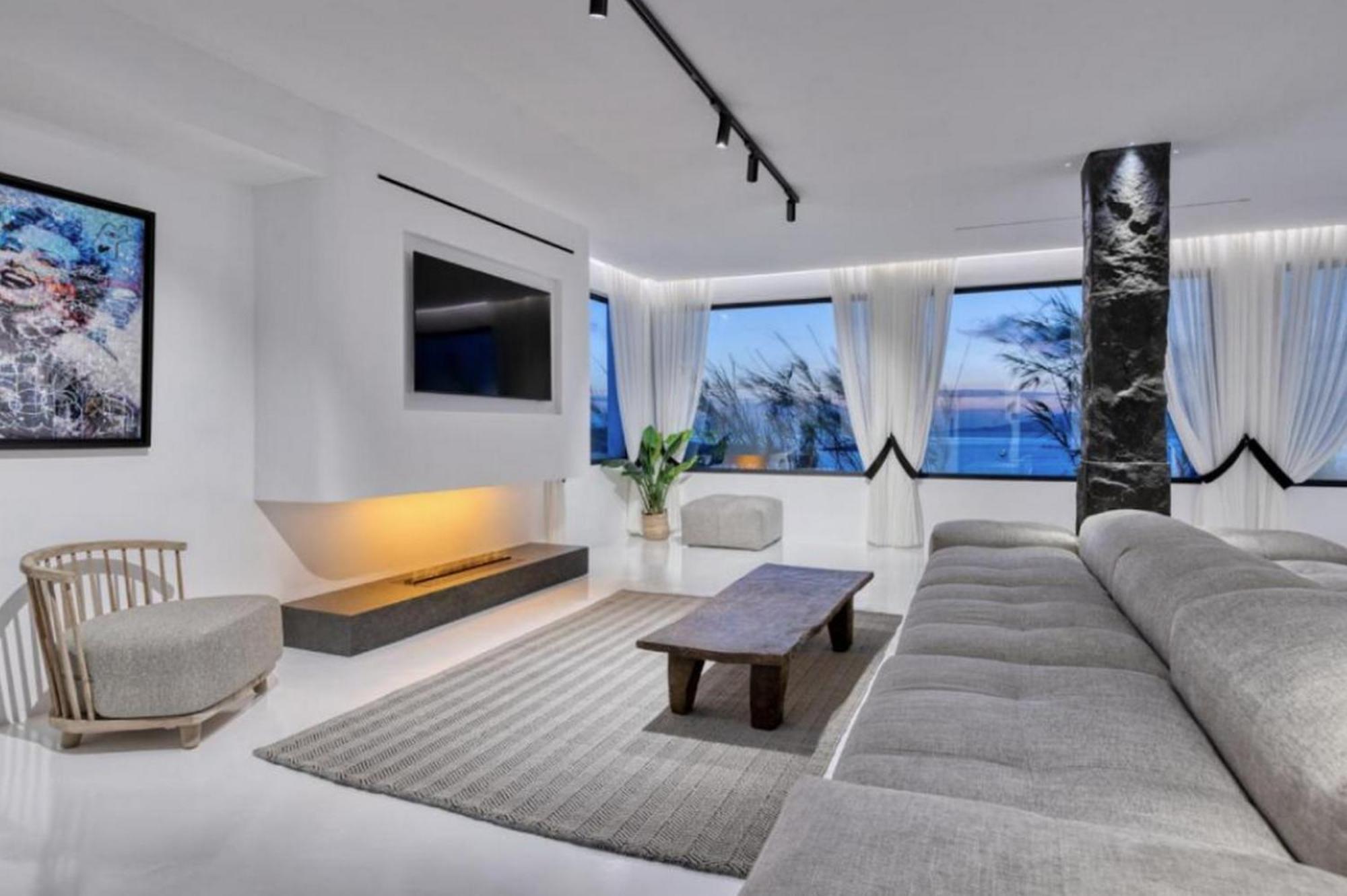 Mbc Mykonos Town Black Villa 6 Bedrooms Mykonos Villa *