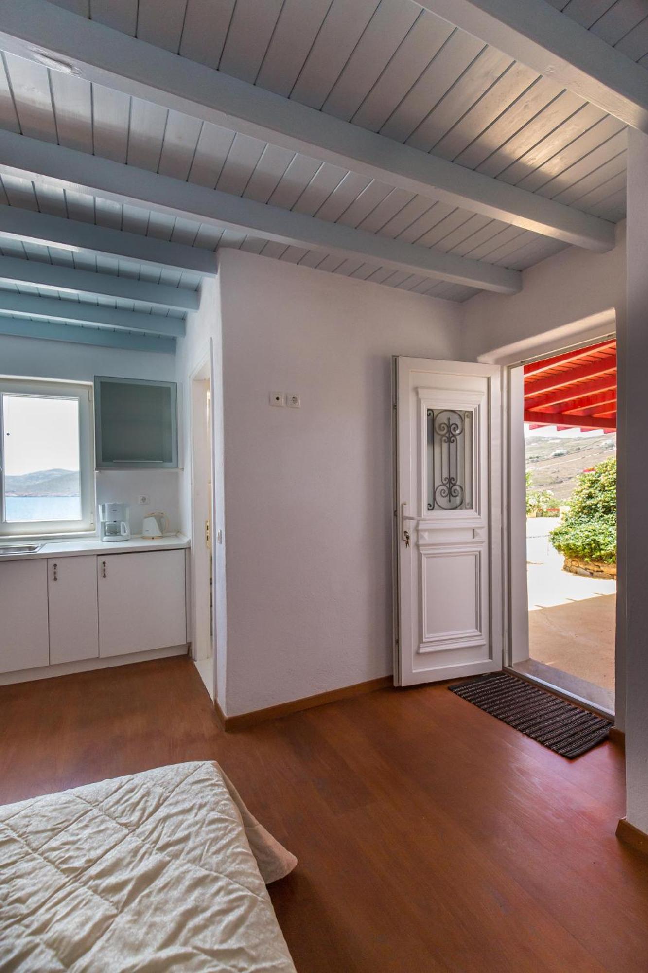 Cosy Three Bedroom In Agios Sostis Holiday home *