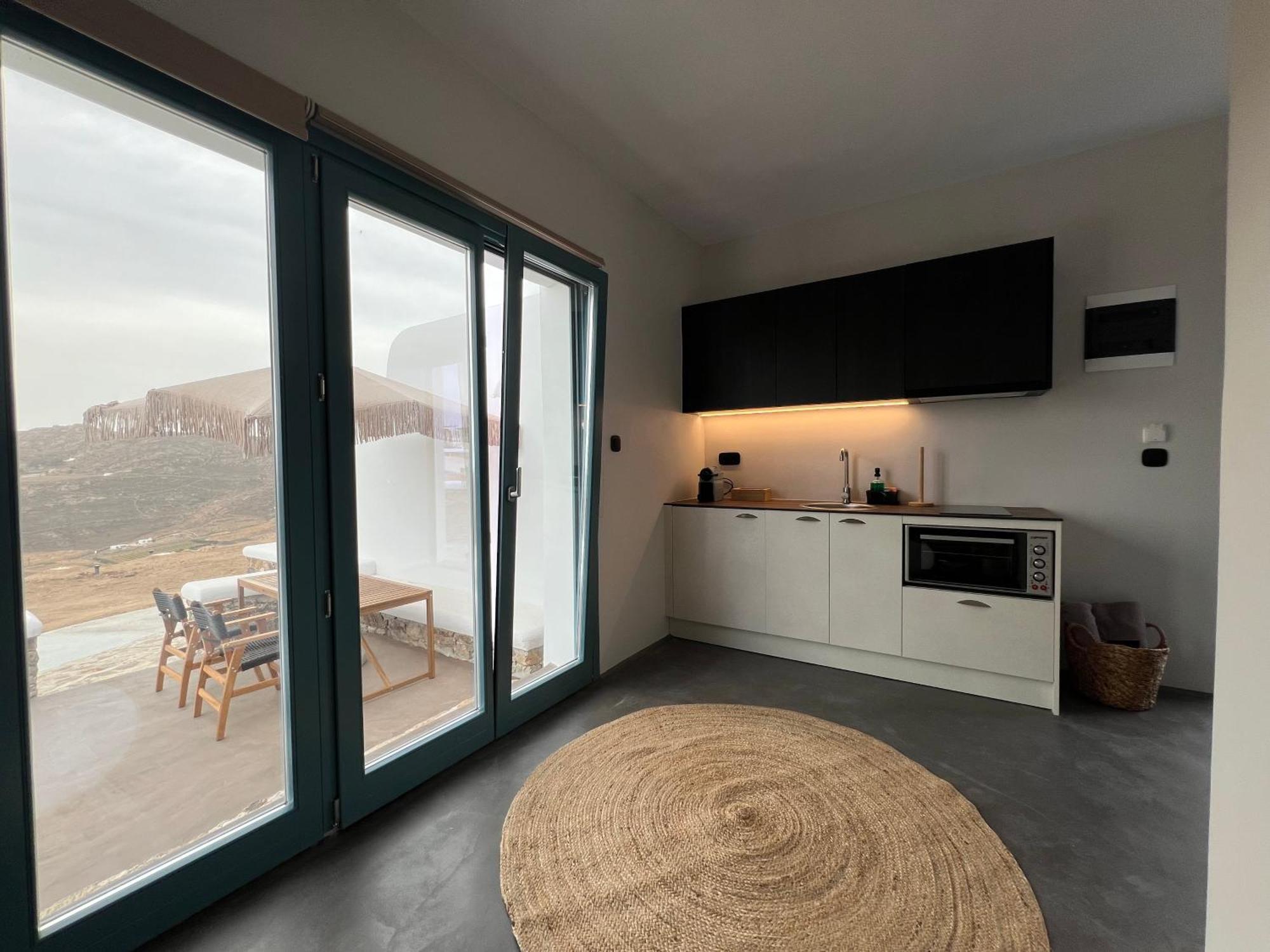 Thronos Apartment *