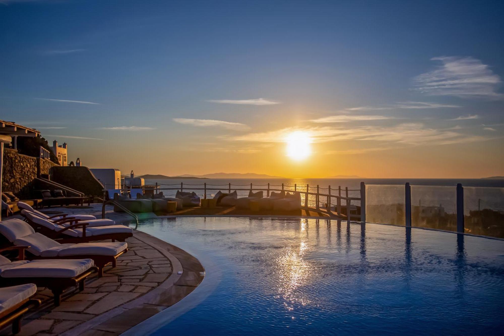 Patron 1 & 2 Pool Sunset Villas- Seven Bedrooms & Five Bedrooms *