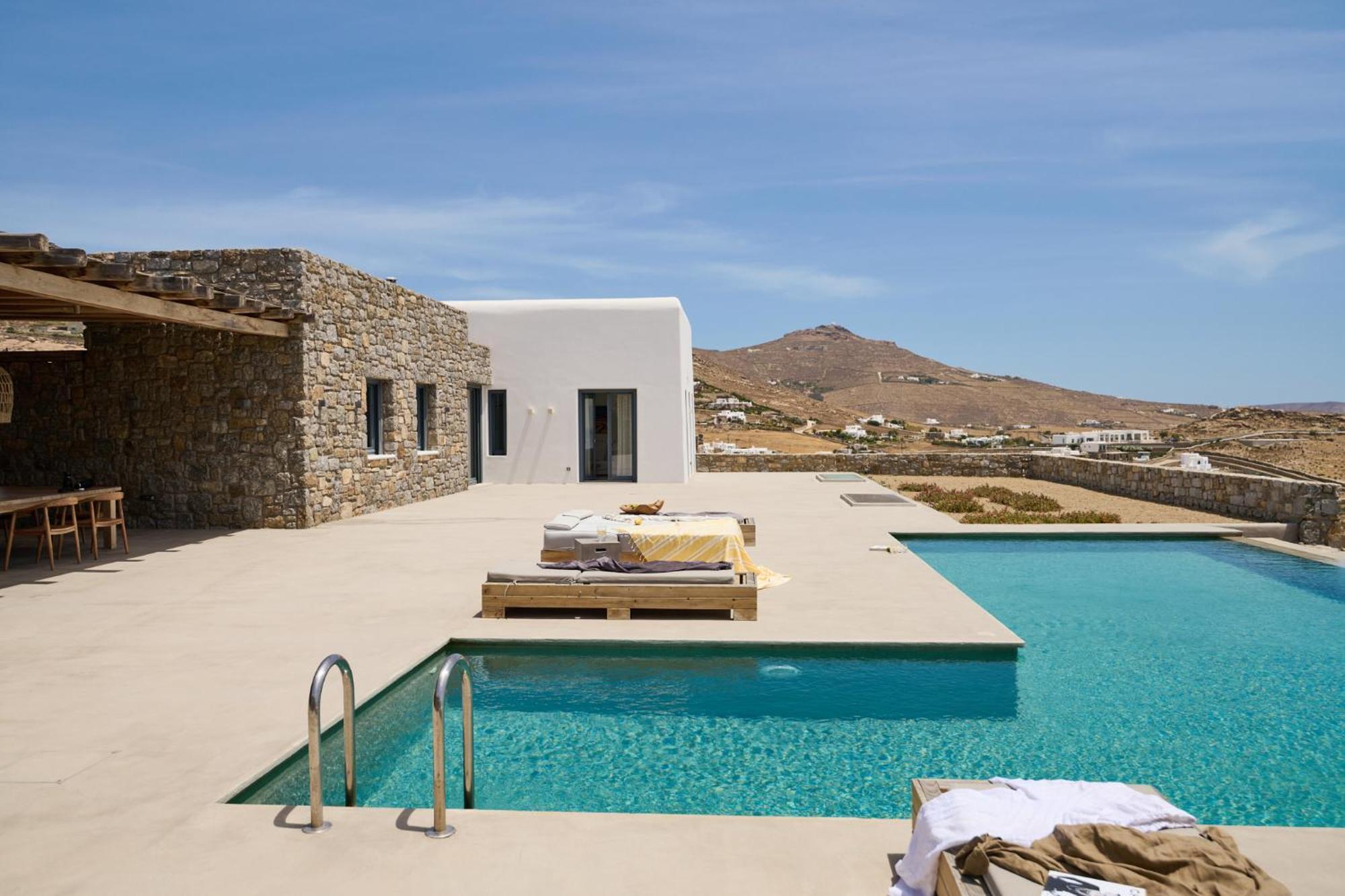 Aqua Marine By Mykonos Rocks *
