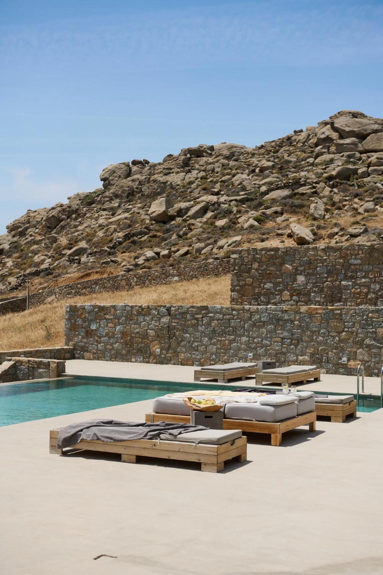 Aqua Marine By Mykonos Rocks * Kalafatis