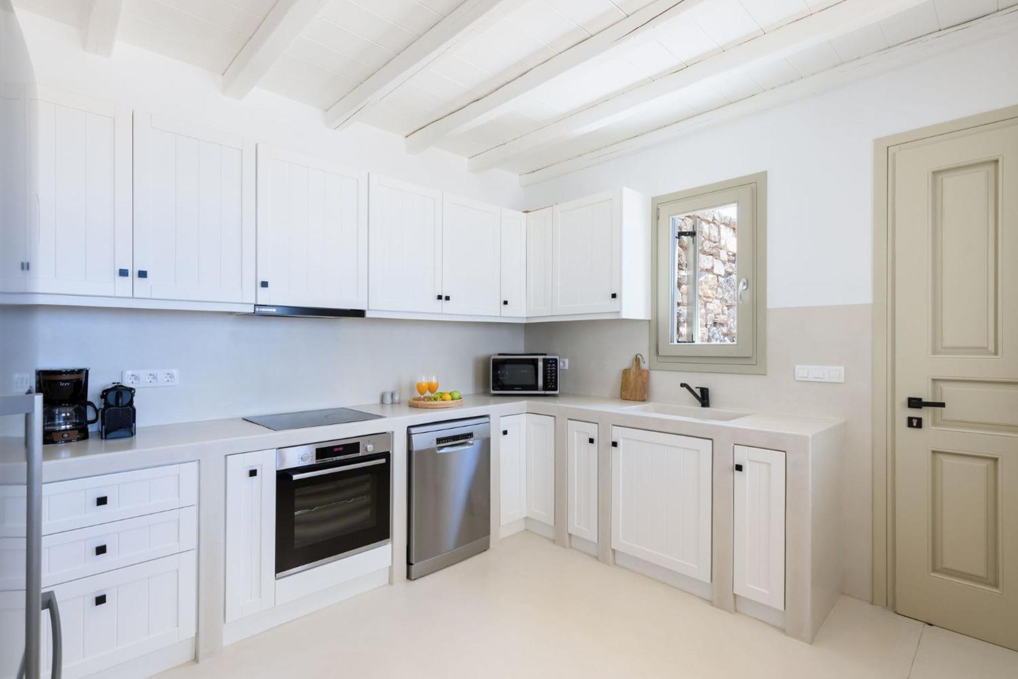 Villa Renovated Luxury Oceanview With Pool In Mykonos *