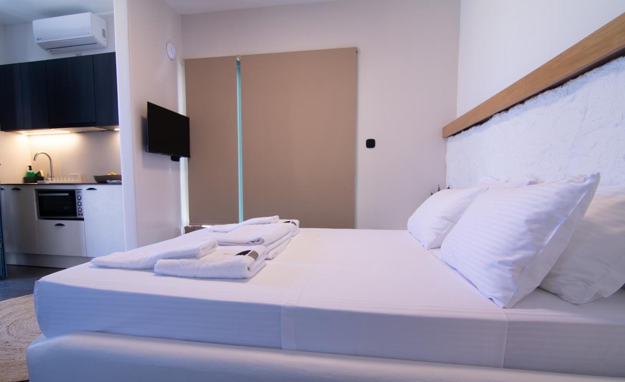 Thronos Apartment *
