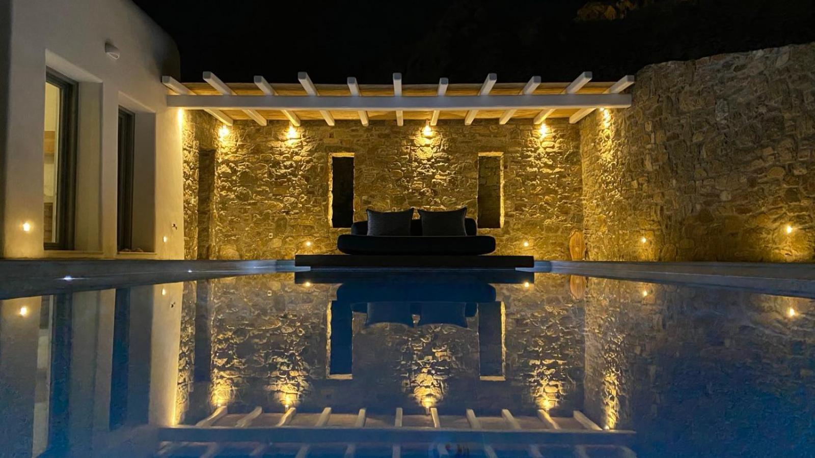 Villa Camelia 1 - Psarou View - Private Pool And Jacuzzi *