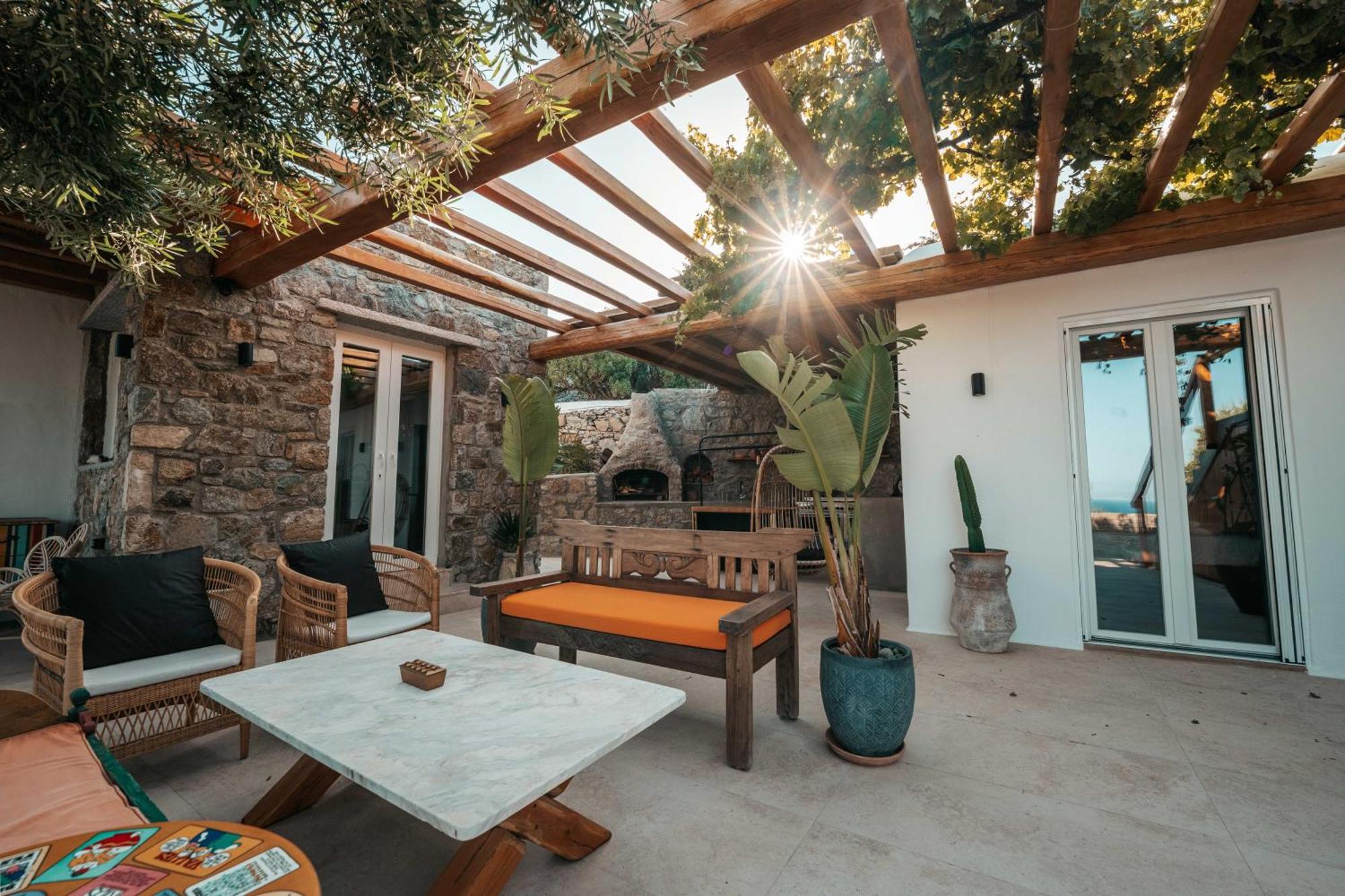 Nomade 4 Bd In Psarou Villa