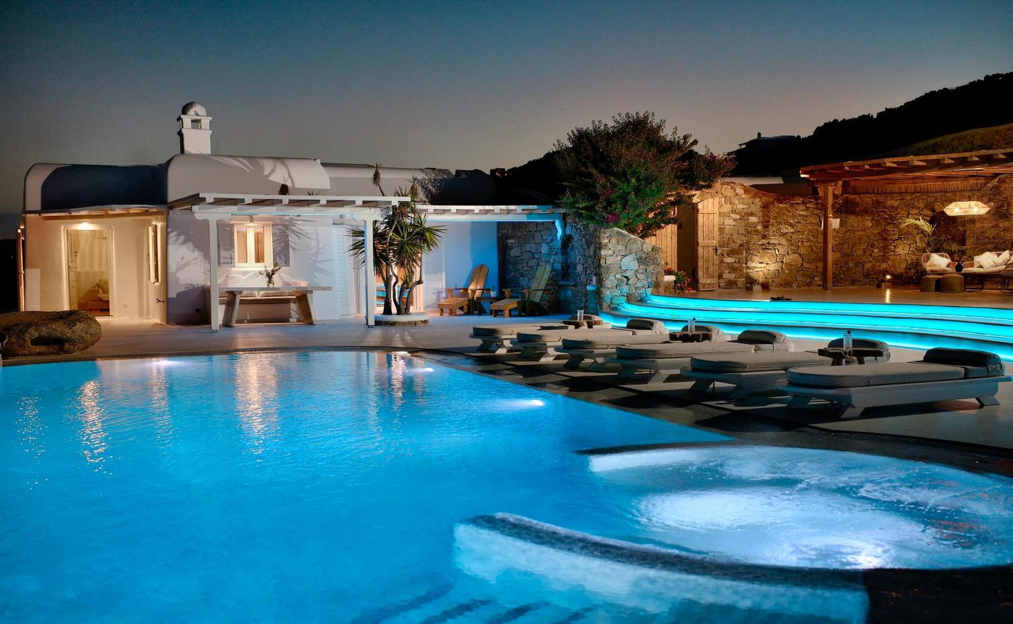 Lia Mykonos Kalafati