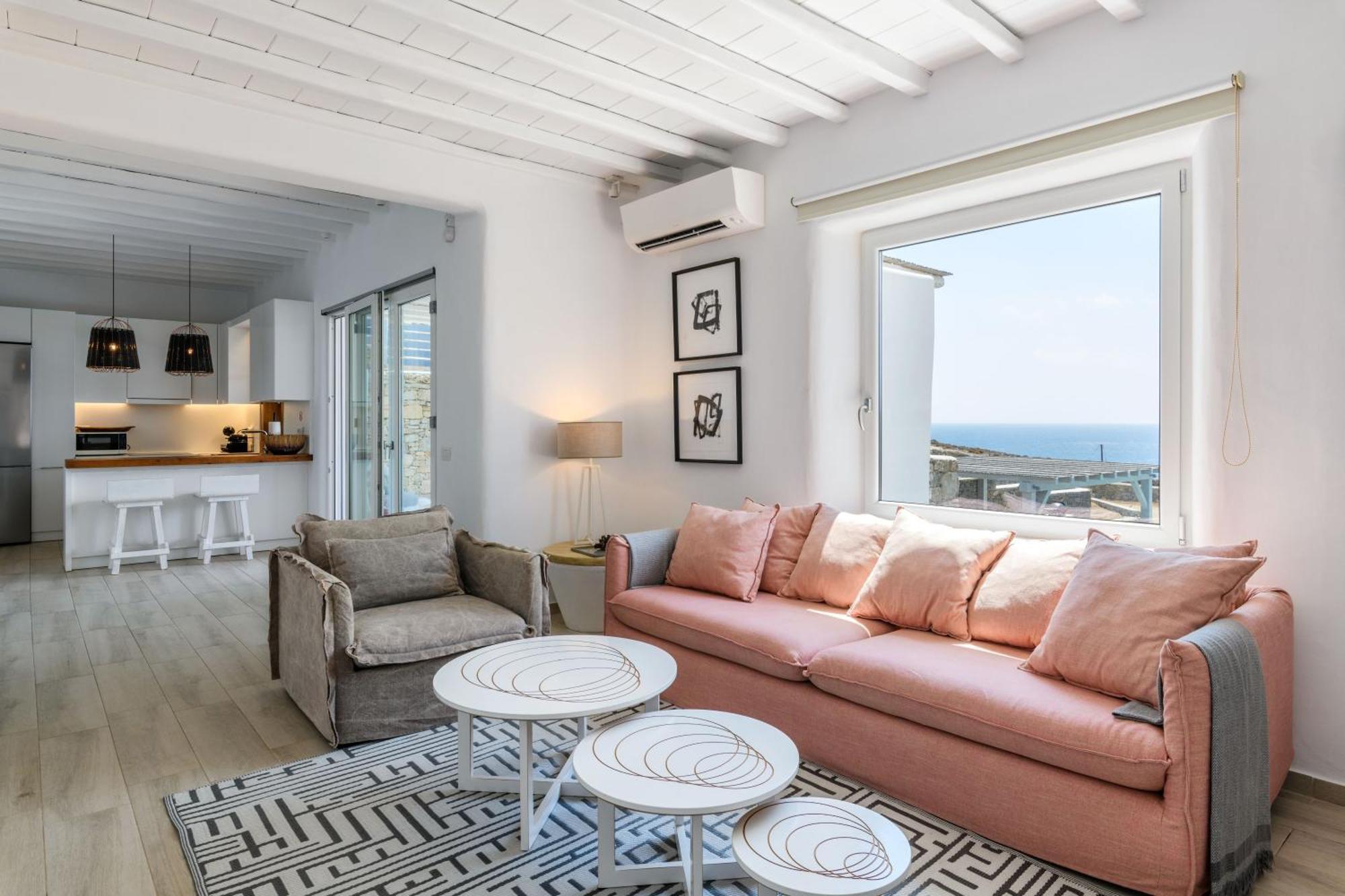 Angelika/pink Pelikan By The * Mykonos Town
