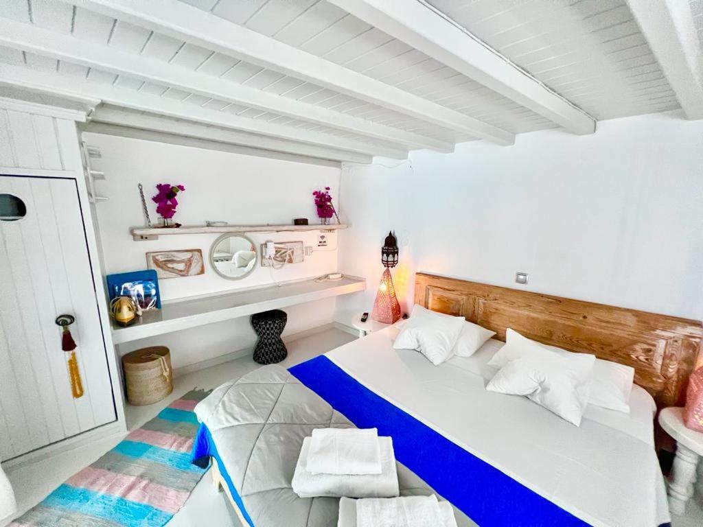 Provis No2 Mykonos