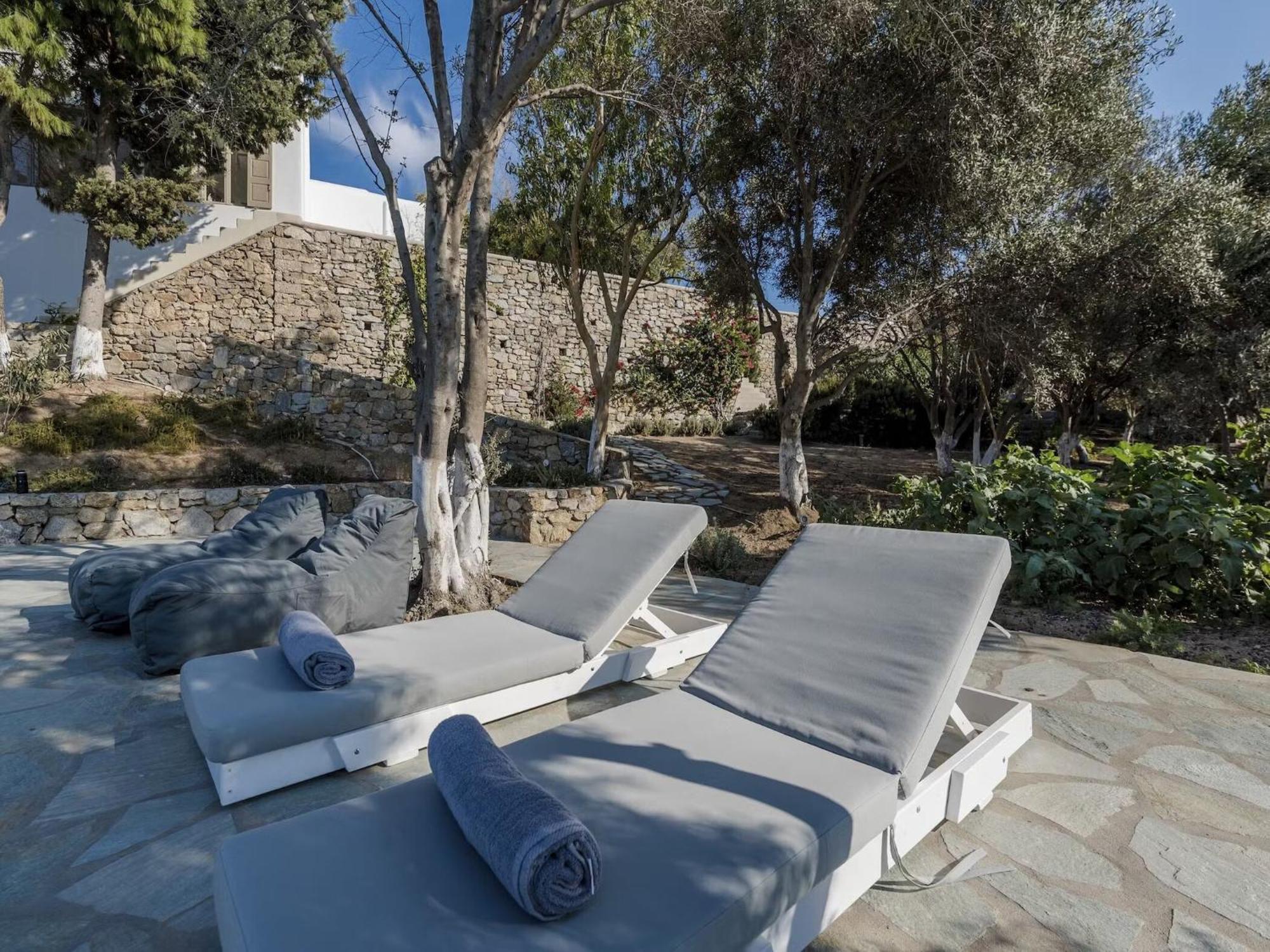 Traditional With Swimming Pool * Ano Mera
