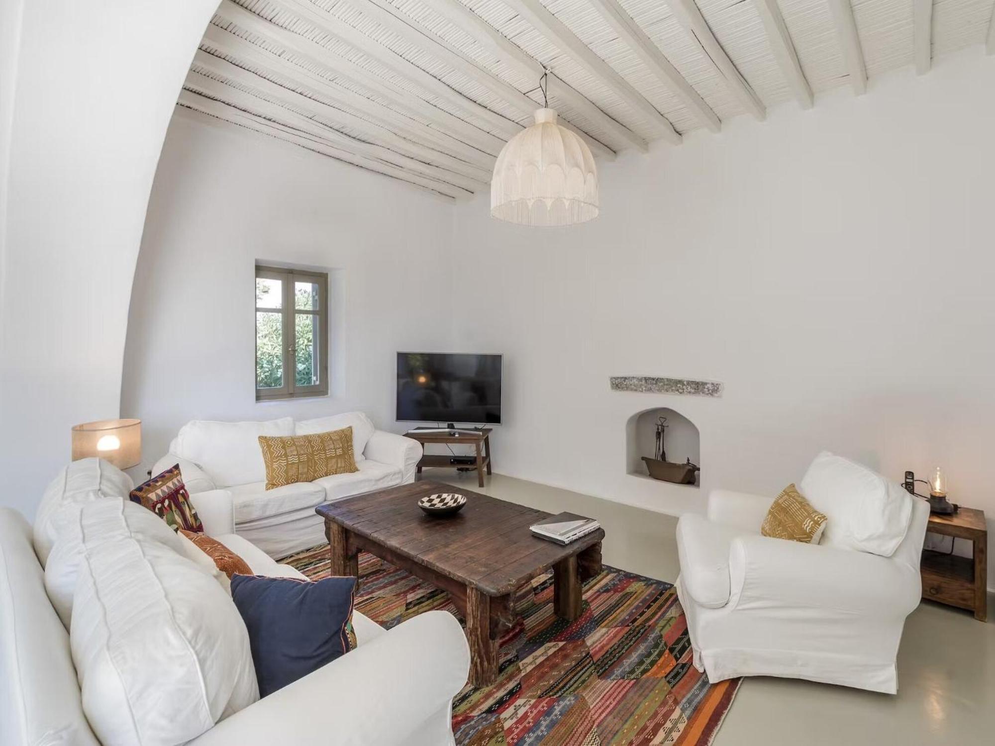 Traditional With Swimming Pool Villa
