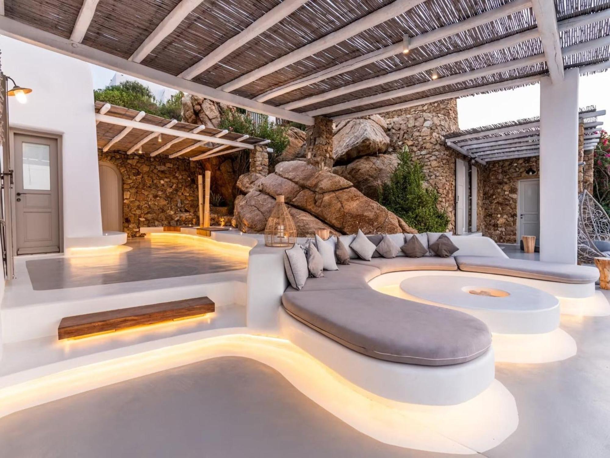 Stunning Surrounded By Lush Greenery Villa *