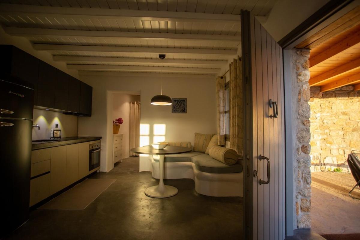Private Sea View Yard Apartment *