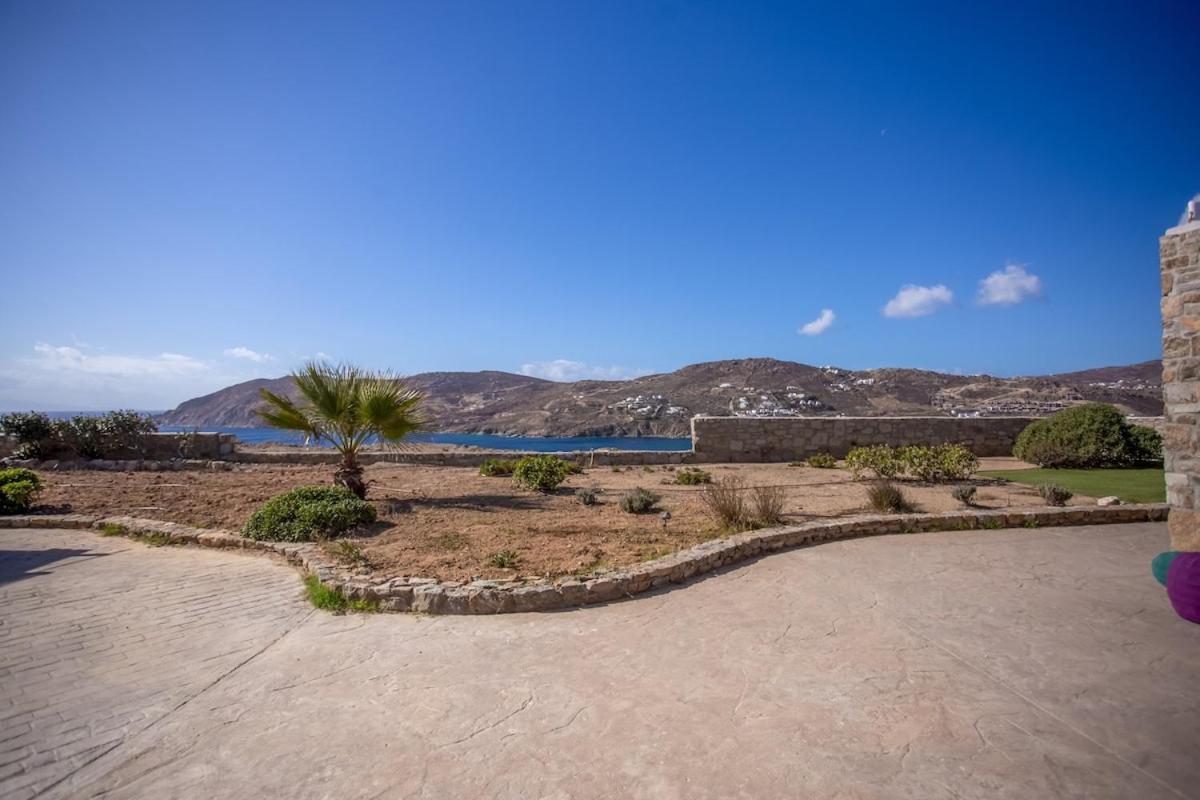 Private Sea View Yard *