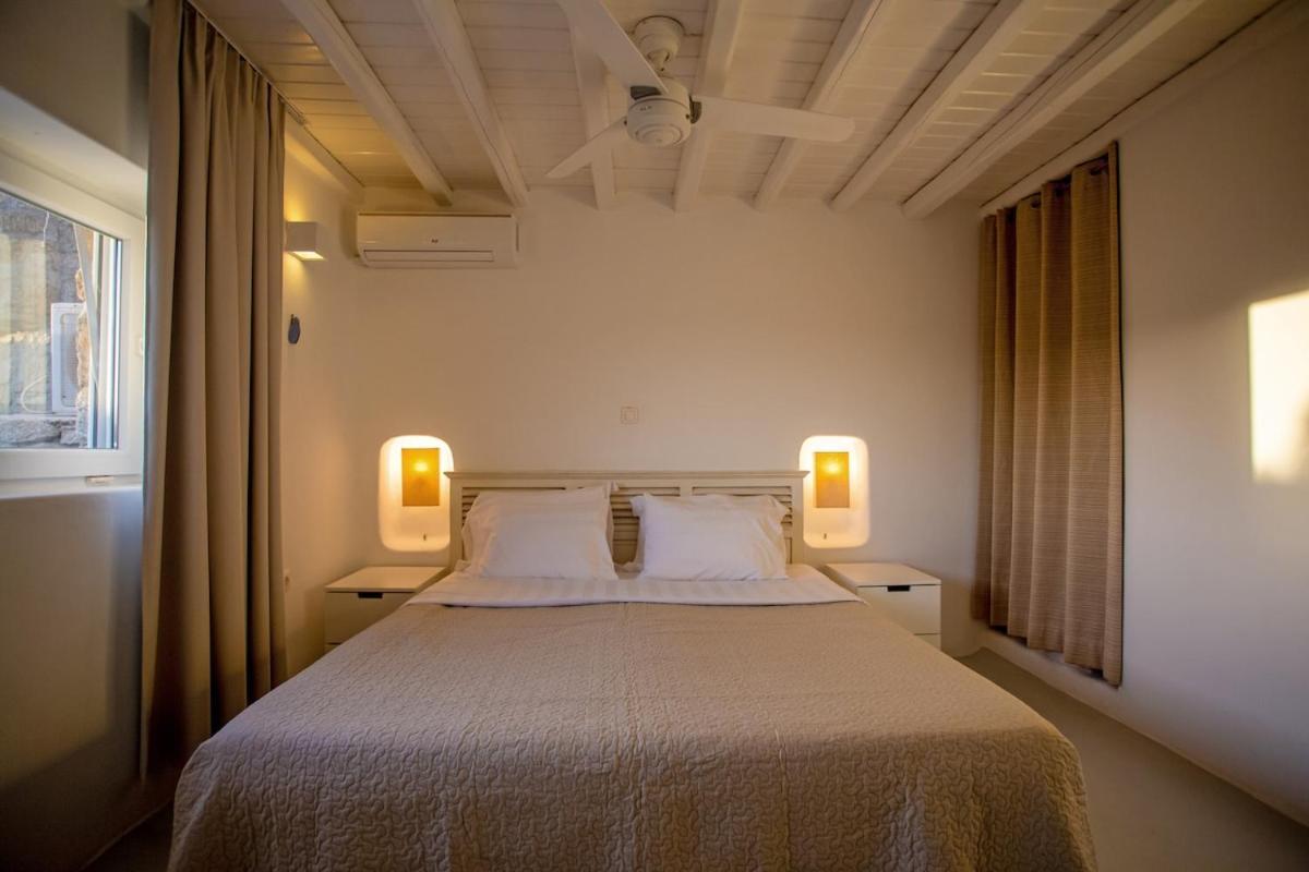 Private Sea View Yard Apartment *