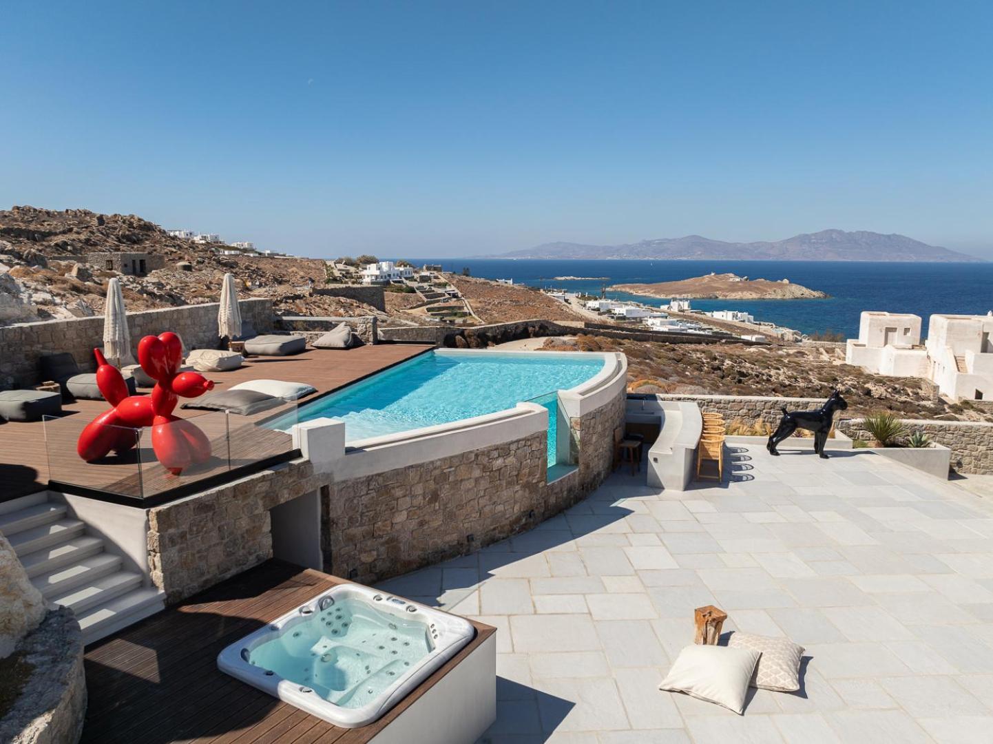 Martinez Luxury Escape