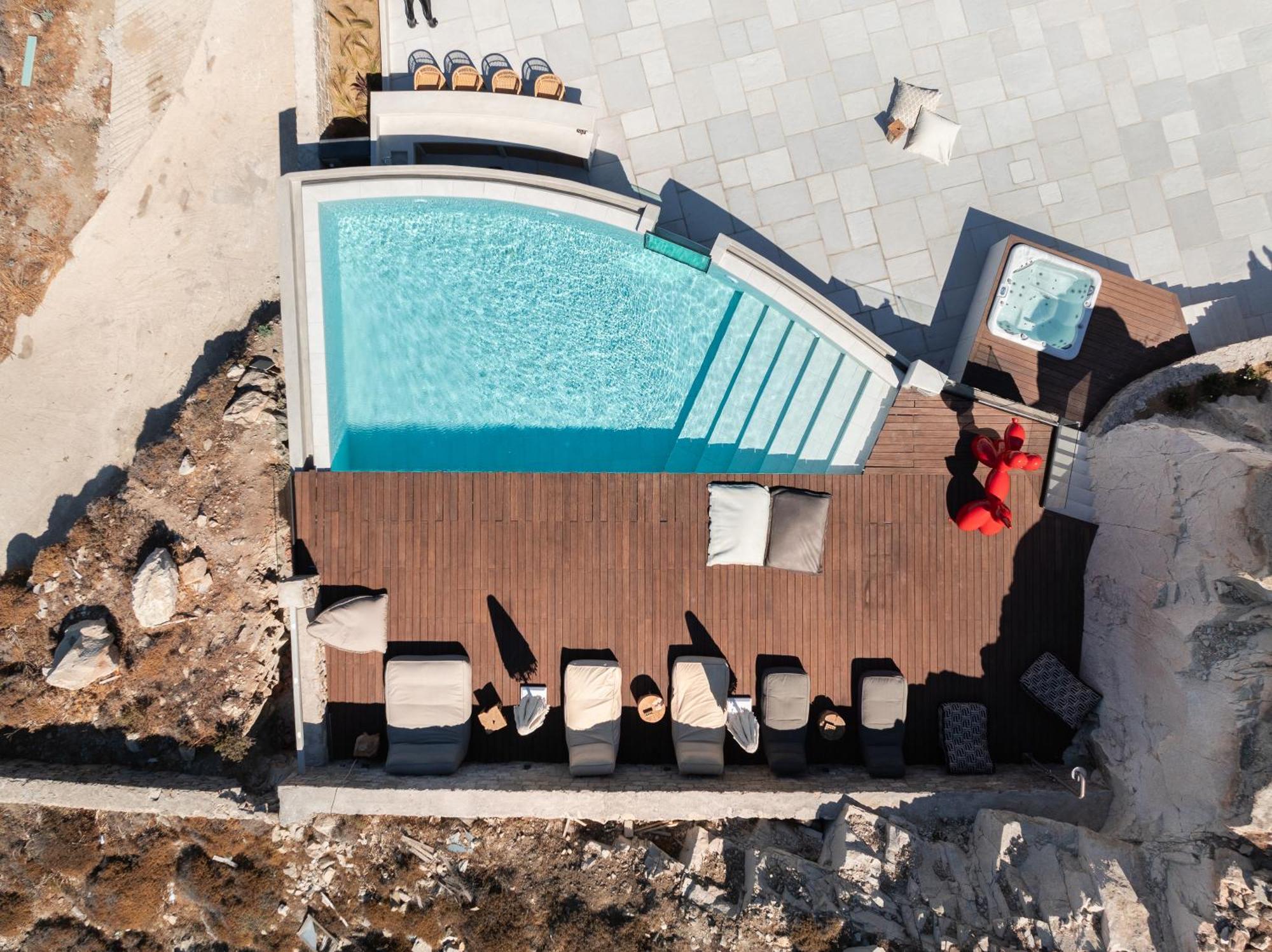 Martinez Luxury Escape *