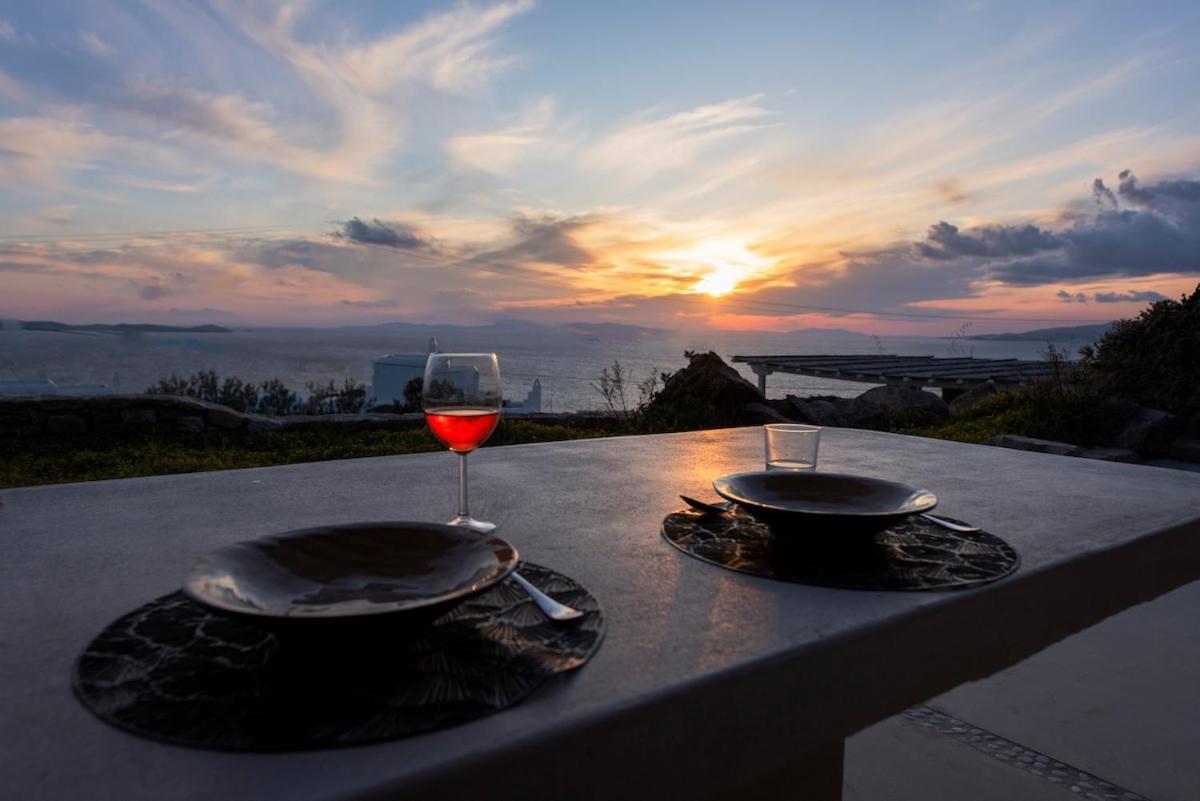 Stylish Mykonian Semi-private Huge Pool Apartment Houlakia (Mykonos)