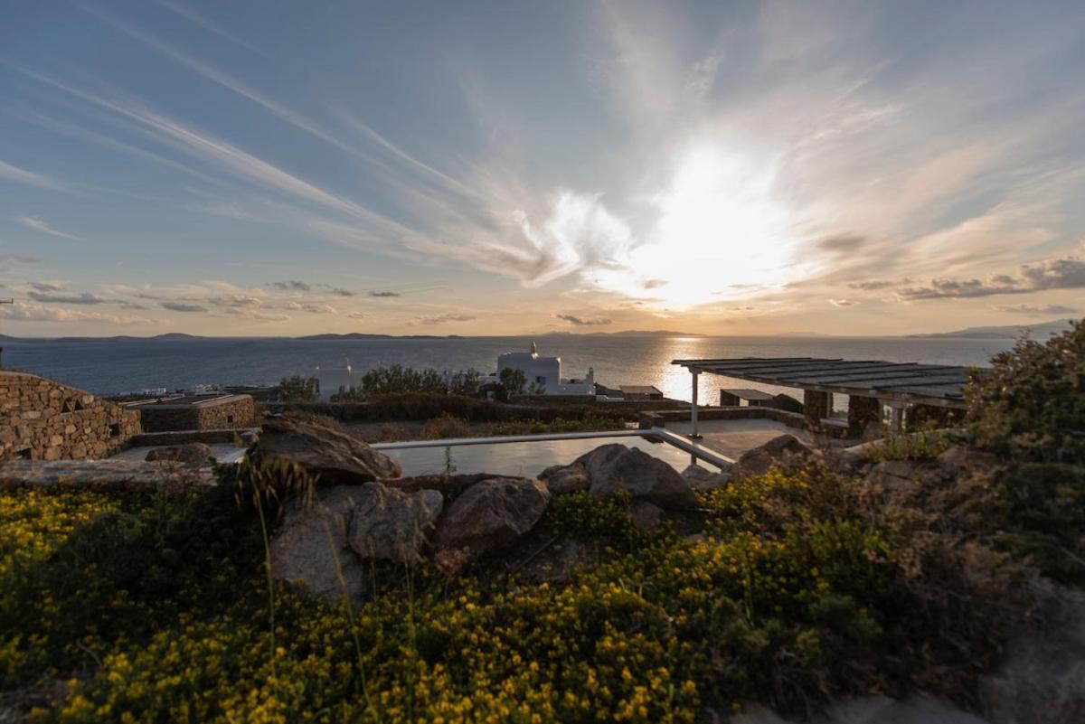 Stylish Mykonian Semi-private Huge Pool * Houlakia (Mykonos)