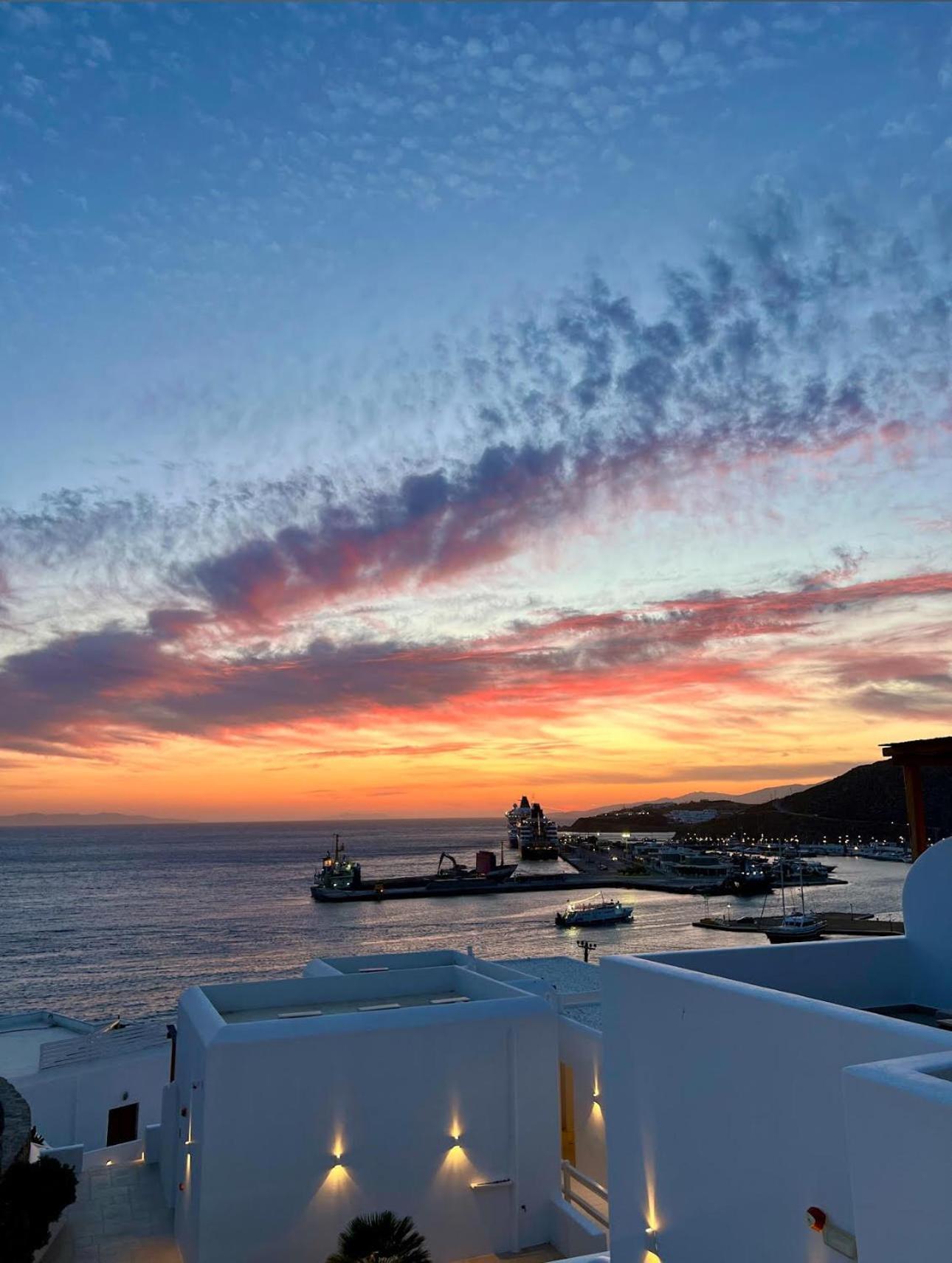 Avra Mykonos Hotel *