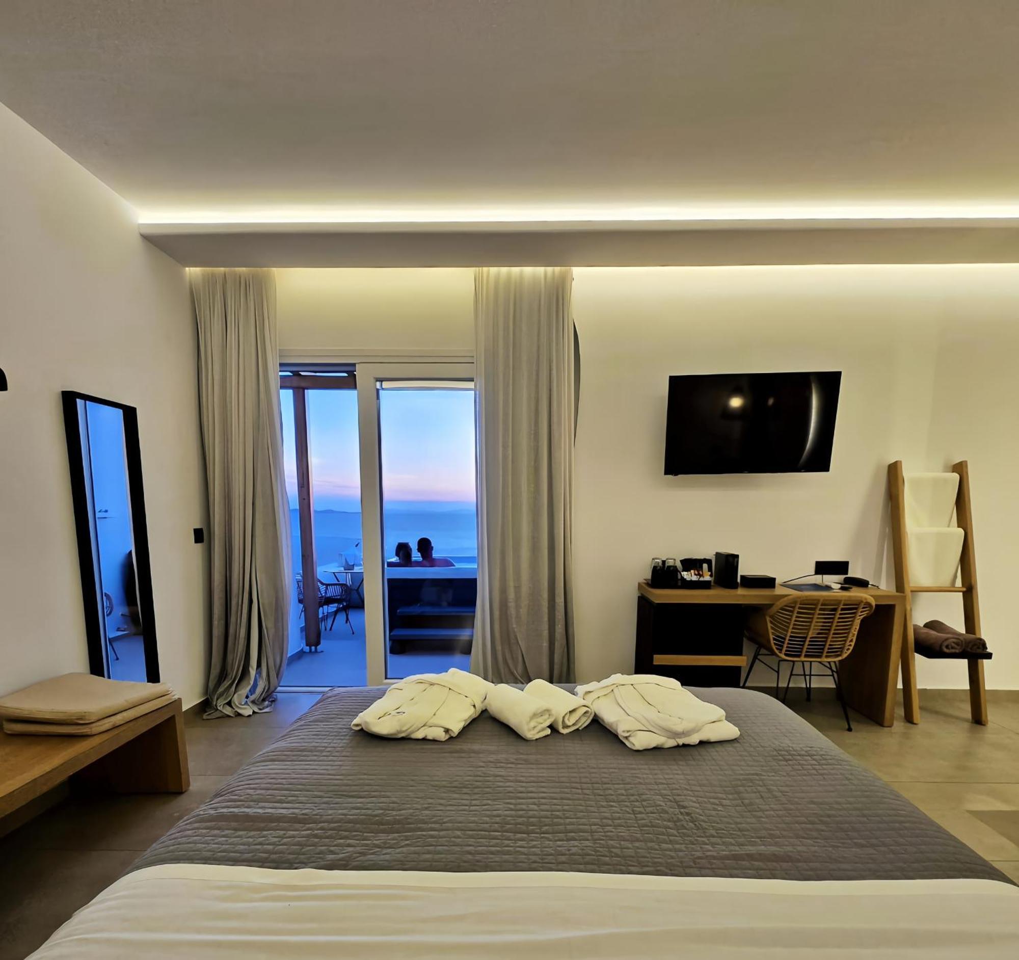 Avra Mykonos Tourlos
