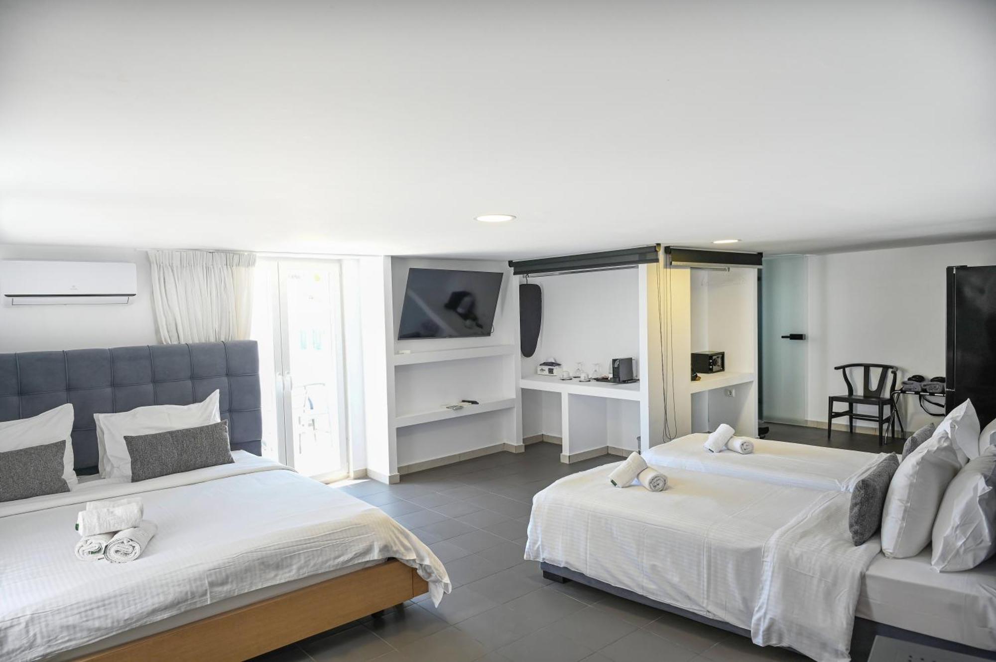 Mykonos Kosmoplaz Hotel