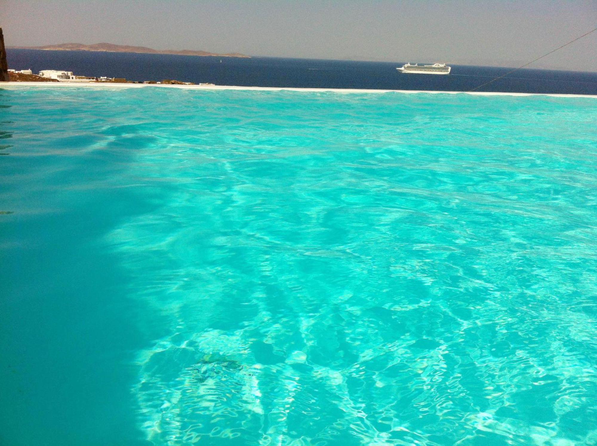 White Luxury With Amazing Seaview And Pool