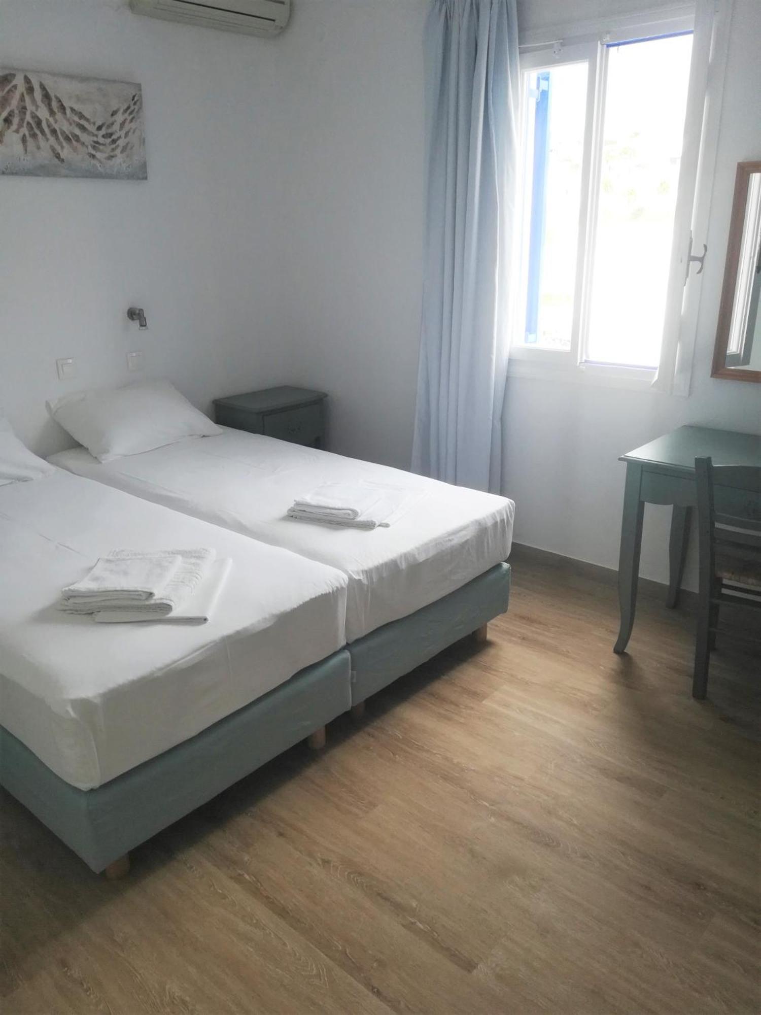Markos & Hotel *