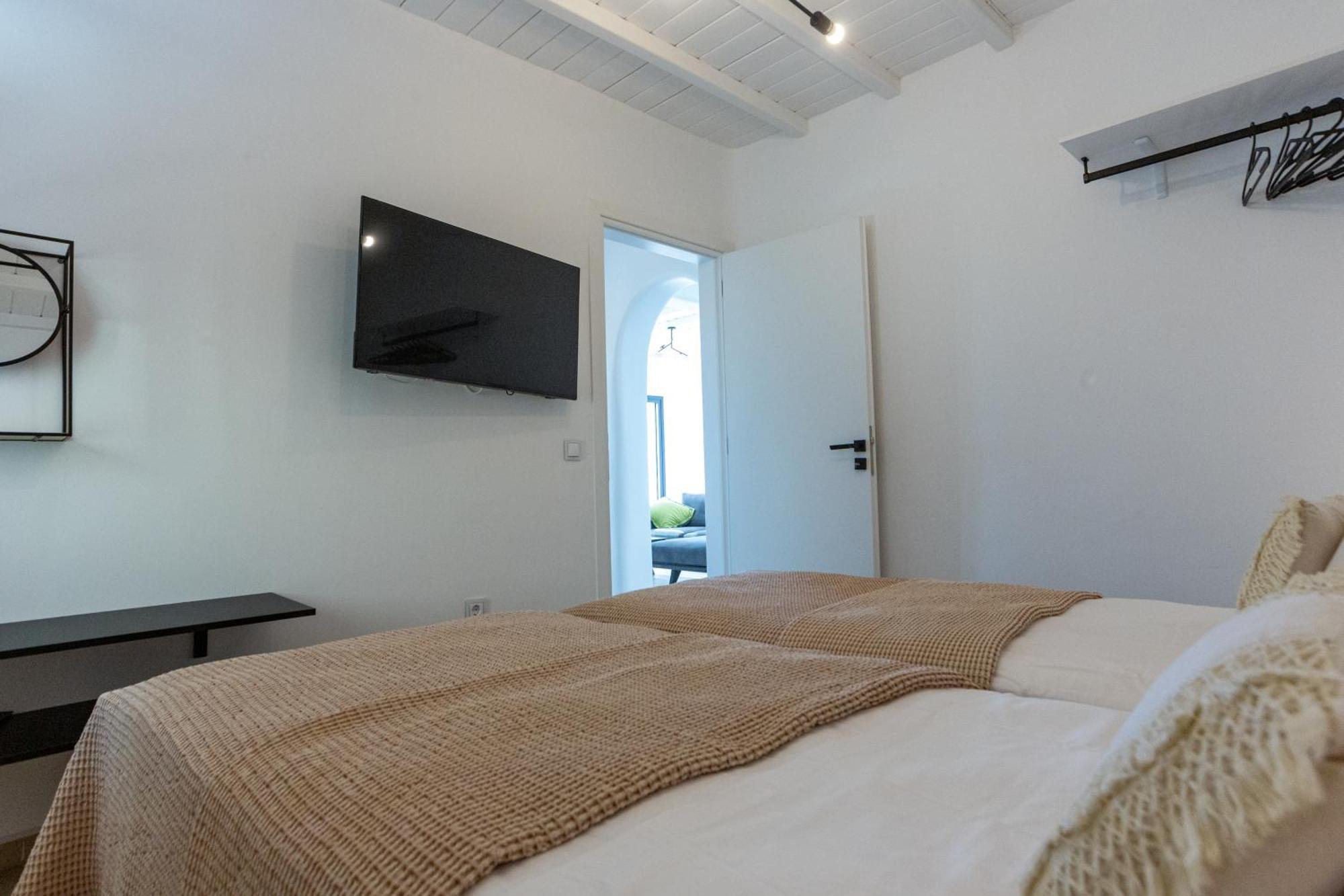 Apellon Mykonos *