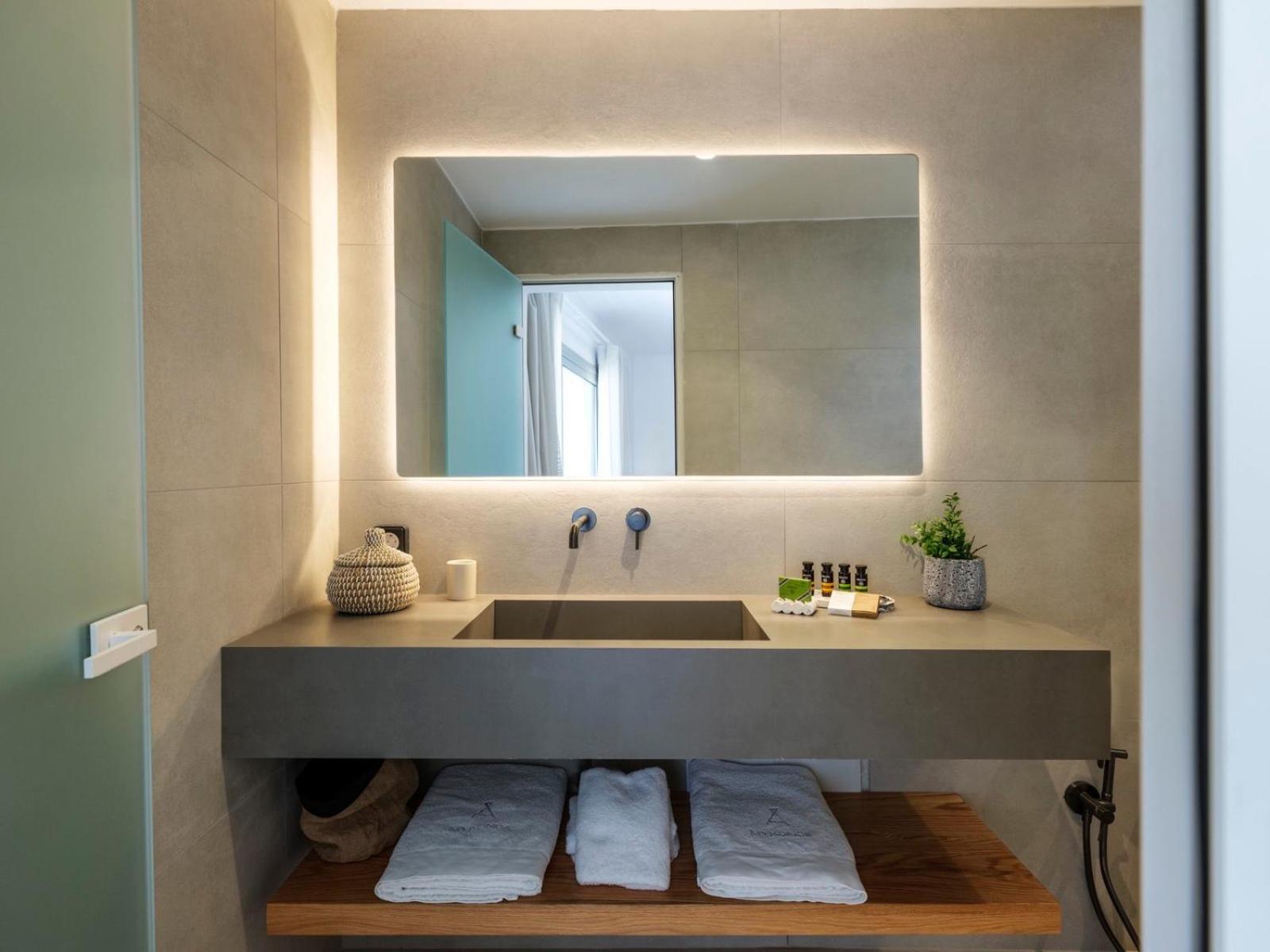 Adama Mykonos Boutique Hotel 4*