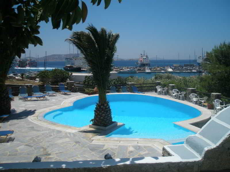 Makis Place Aparthotel