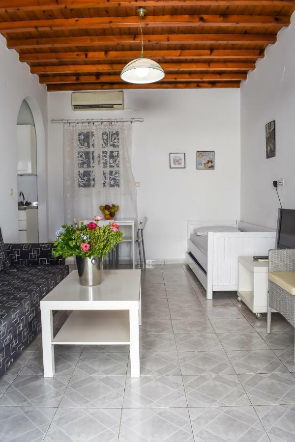 Francesca Ii * Mykonos Town