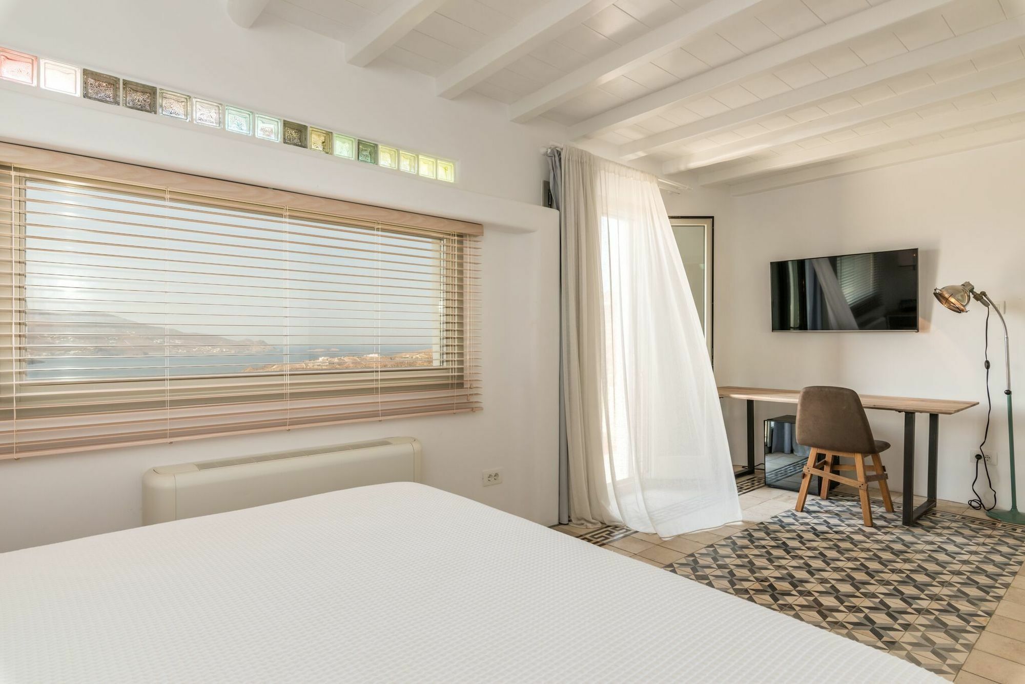 Amra - Secluded Mykonos Haven With Sea Views, Heated Pool, Gym & Hammam Ftelia (Mykonos)