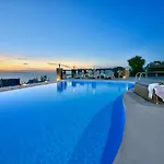 The Cosmopolitan Villa