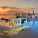 The Cosmopolitan Villa