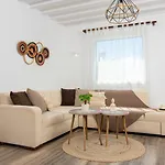 Whitelist Loft In Mykonos Town