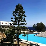 Cute Double Storey Condo I Pool & Beach