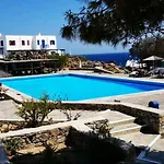 Cute Double Storey Condo I Pool & Beach